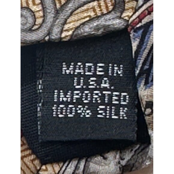 Tabasco Men's Dress Shirt Tie Tabasco Bottles 100% Silk (Made in USA) - Picture 6 of 10